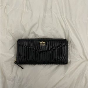 Big zip wallet